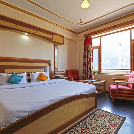Hotel Prini Inn Маналі Екстер'єр фото