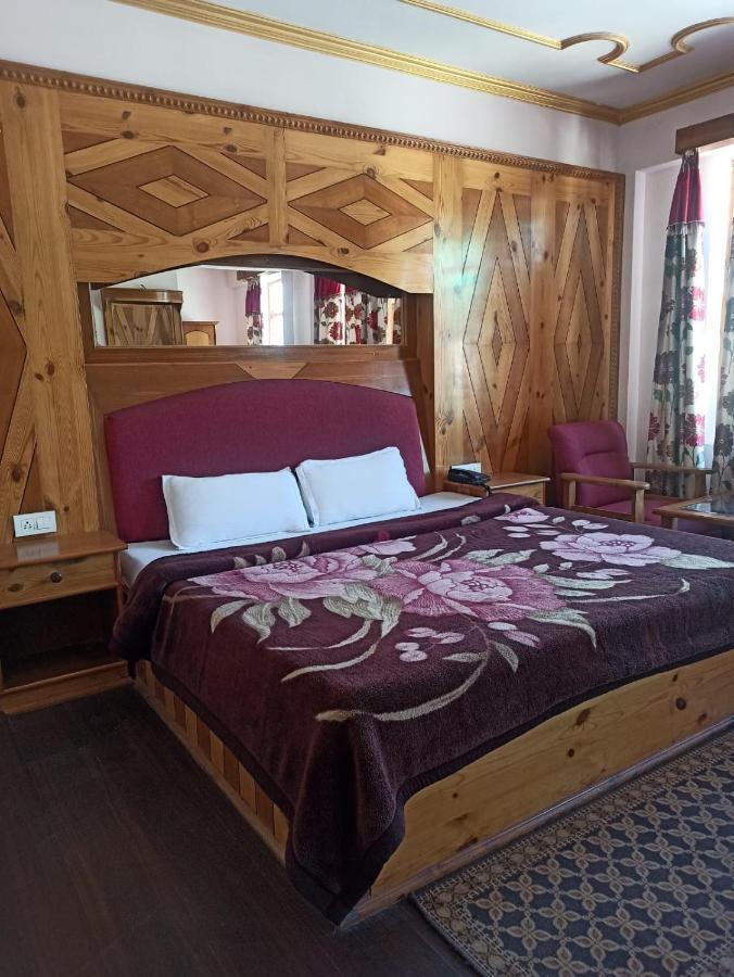 Hotel Prini Inn Маналі Екстер'єр фото