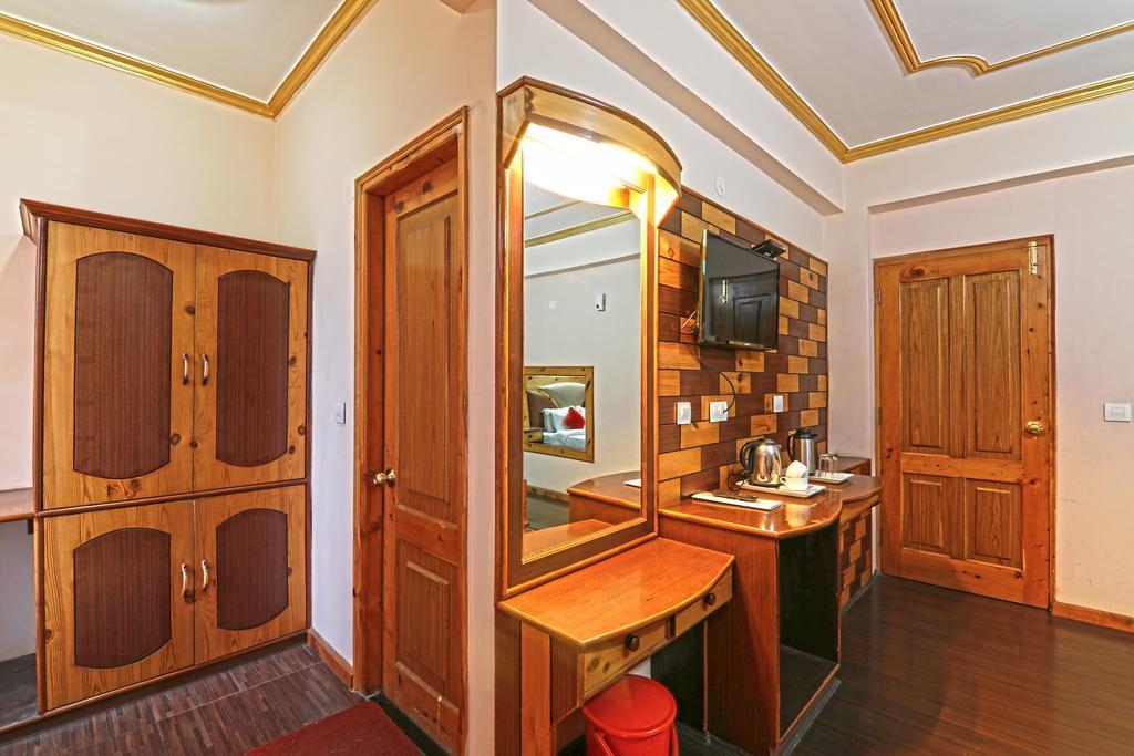 Hotel Prini Inn Маналі Екстер'єр фото