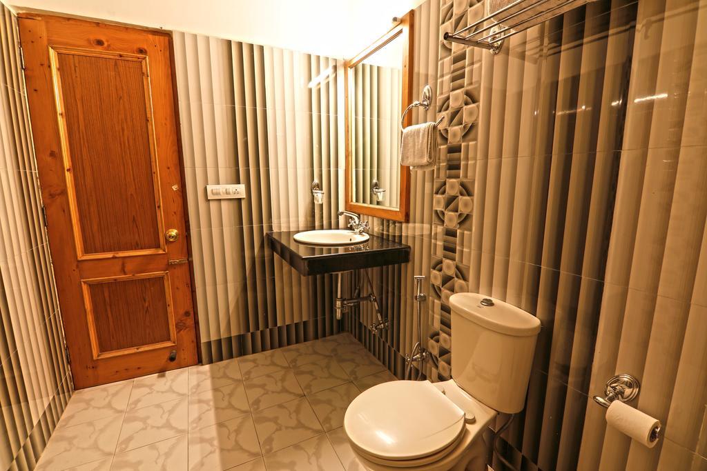 Hotel Prini Inn Маналі Екстер'єр фото